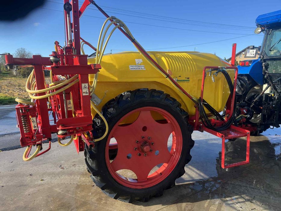 Opryskiwacz polowy ciągany