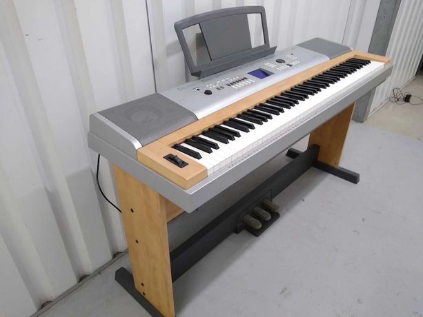 Pianino cyfrowe aranżer USB 88 klawiszy Yamaha DGX 630