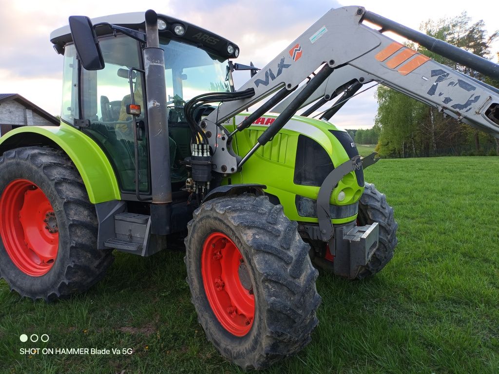 Claas Ares 557 z ładowaczem