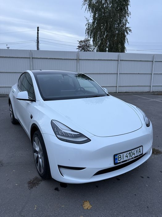 Tesla model Y 2021