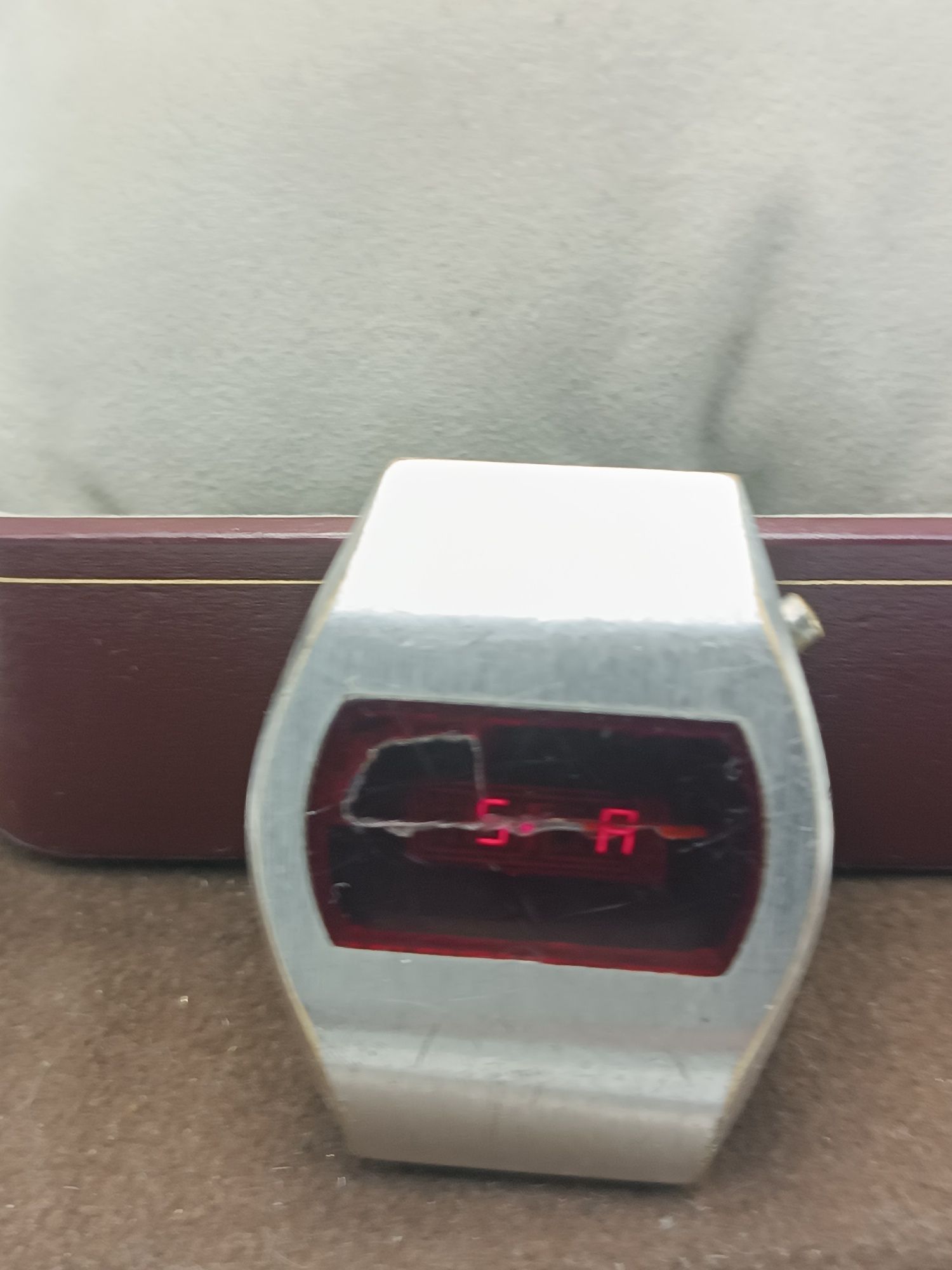 Zegarek elektronik LCD