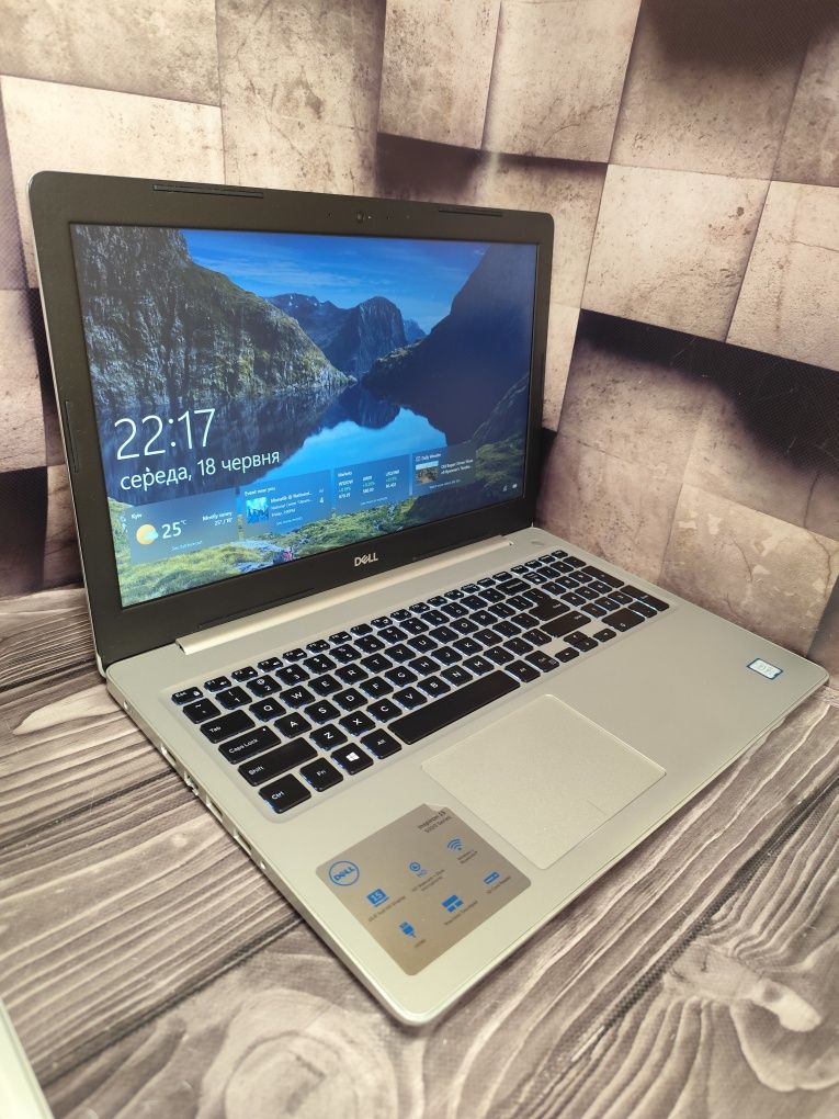 Dell 5570 15.6 FHD I5 8250 8 ram 256 SSD Fair Battery ноутбуки
