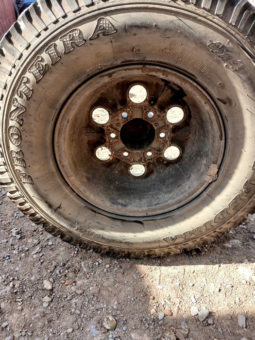 5 Pneus Fronteira com jantes 265 x 70 R15 Completos, 6 Furos