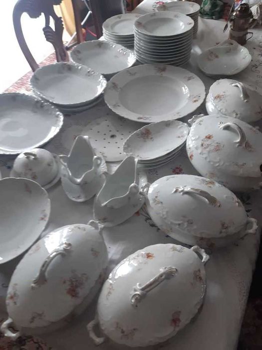 Sprzedam duży serwis obiadowy