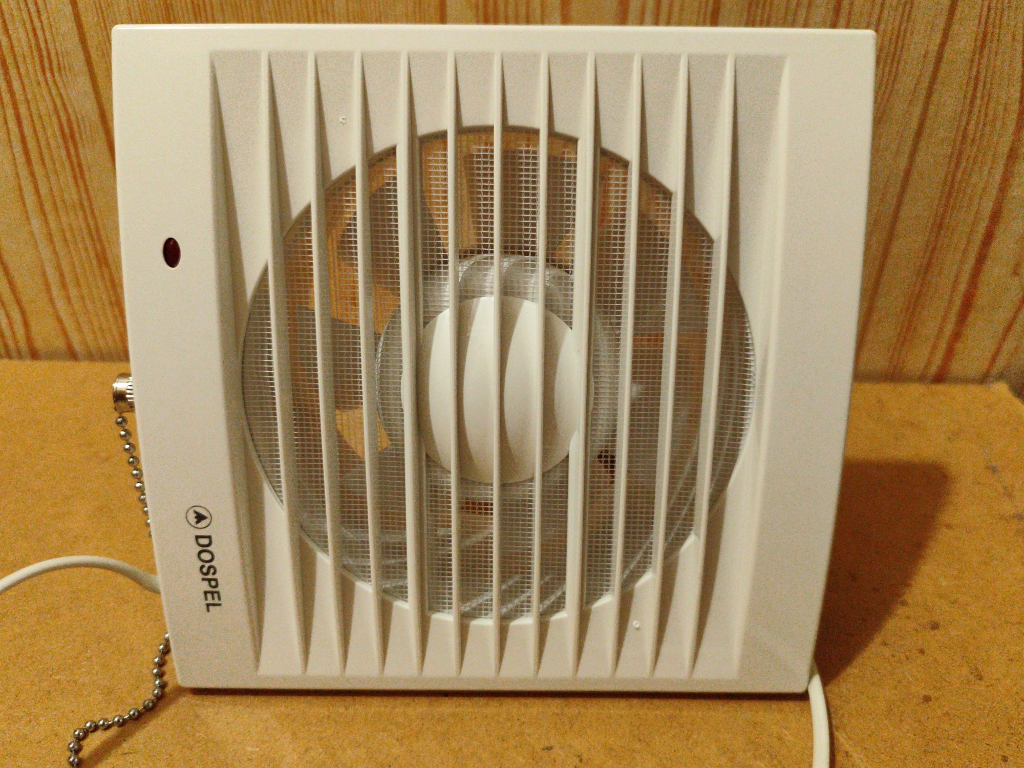 Вытяжной вентилятор 150 мм