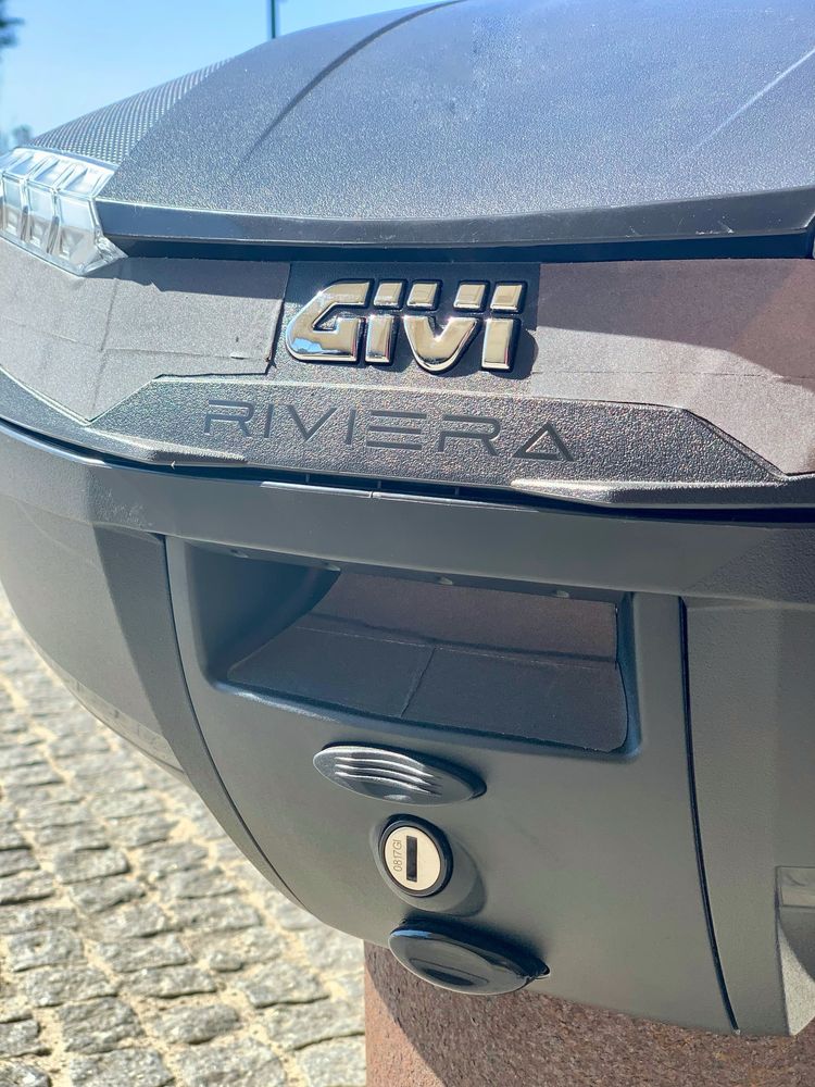 Top case GIVI riviera 46L como NOVA + base
