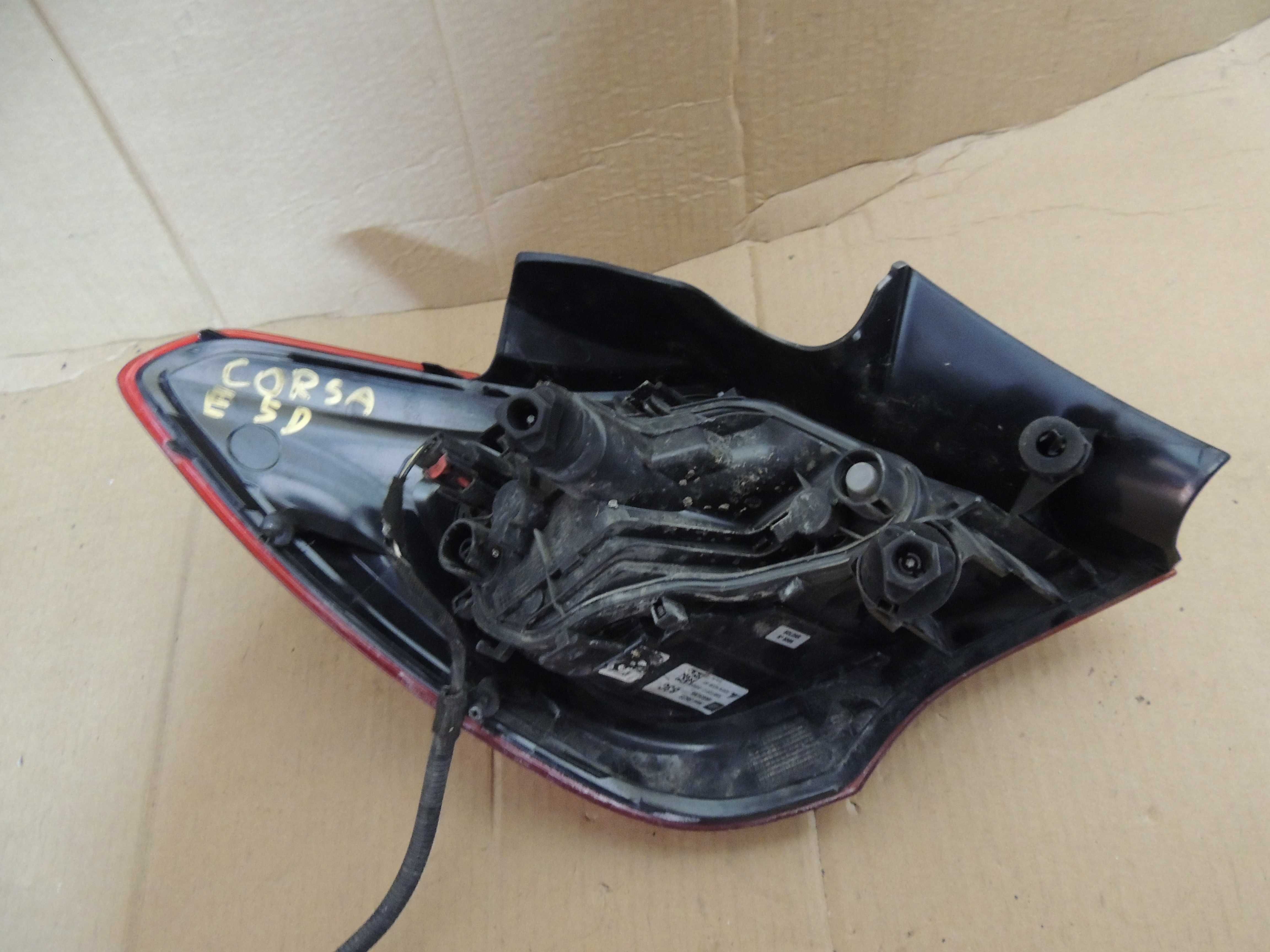 Lampa tył tylna prawa europejska Opel Corsa E 14,15,16,17,18,19 5D