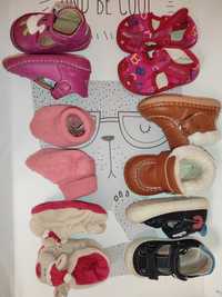 Пинетки, тапочки, босоножки, ботиночки, первая обувь на девочку