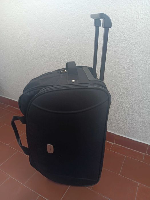 Troley com três compartimentos