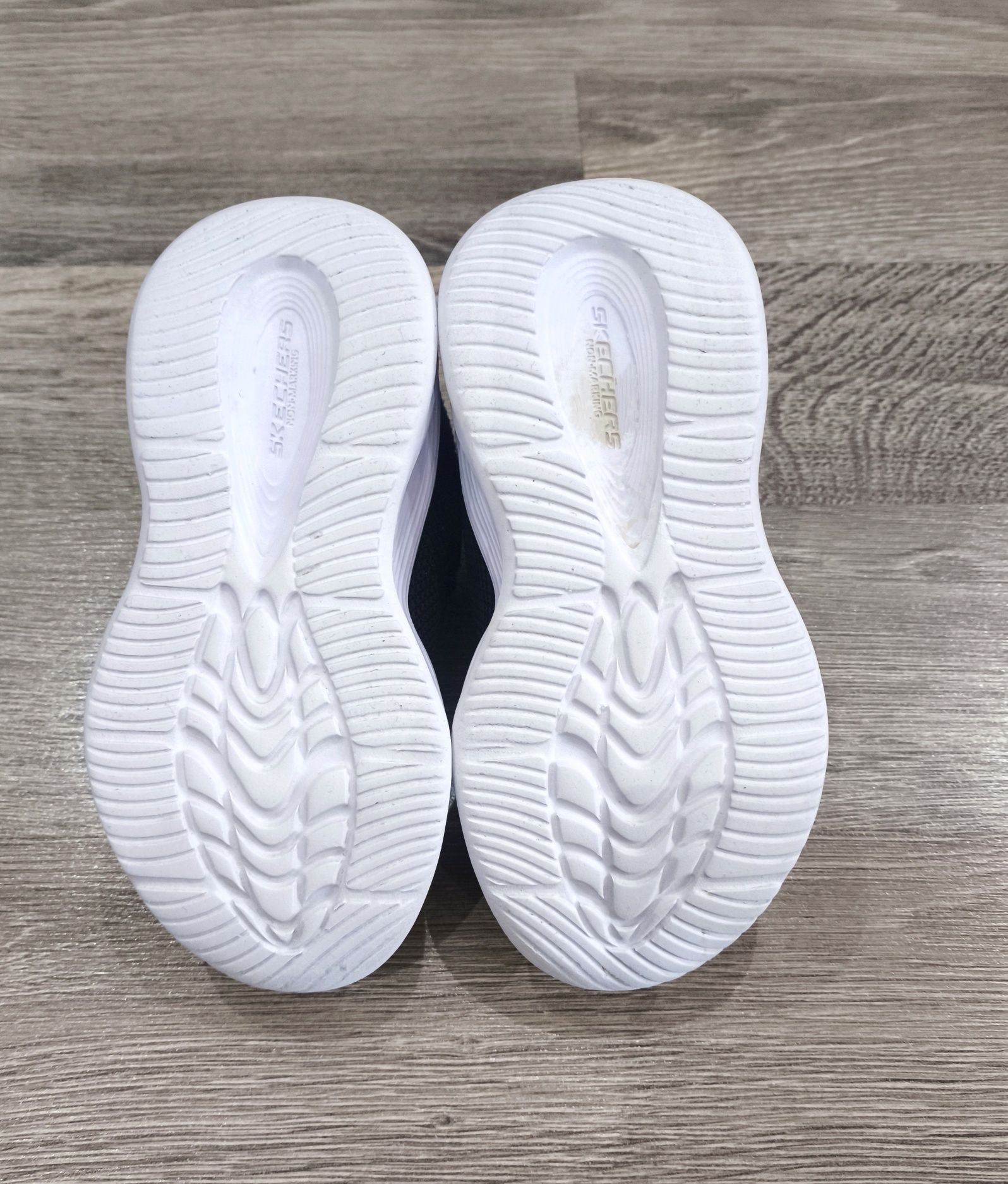 КроссовкиSKECHERS SOLA GLOW,сникерсы,кросівки