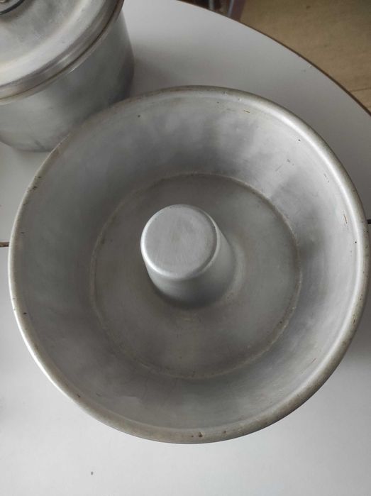 Formas de bolo, pudim e panela