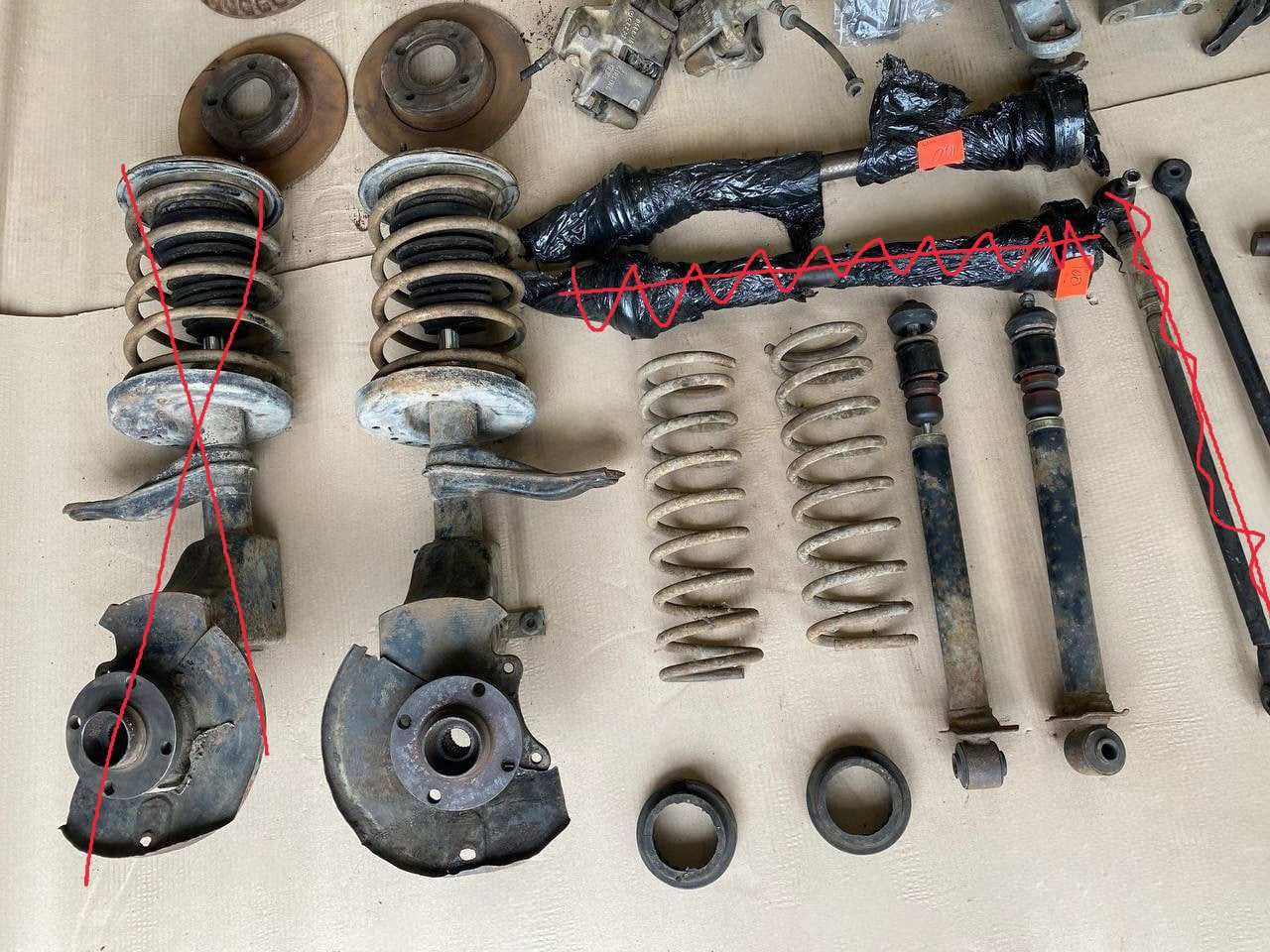 Передние стойки в сборе, пружины, кулак Audi 80 90 Audi 100 C2 - C3