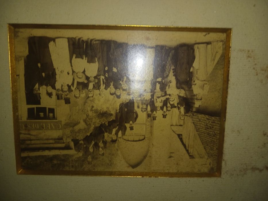 Foto em bom estado com vidro modura