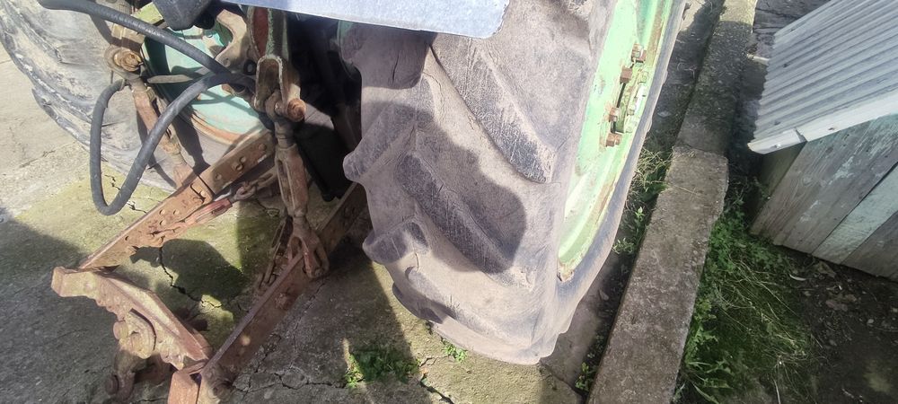 Трактор ЮМЗ комплект.