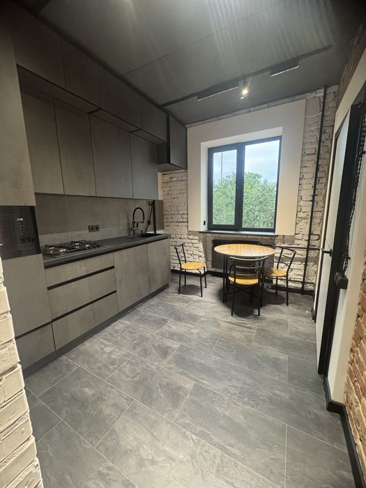 Продам квартиру сталінку в центрі! Власник!