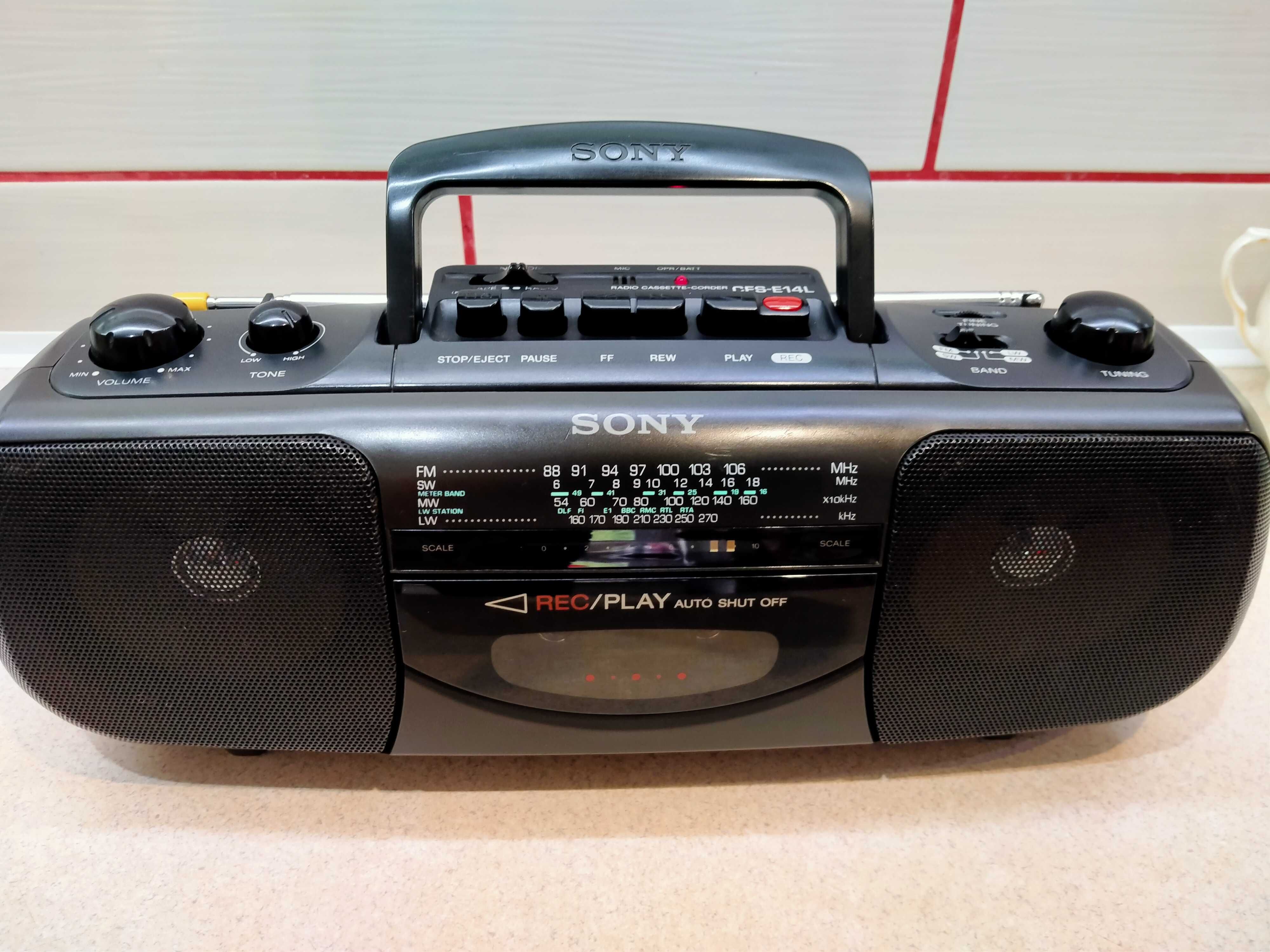 Sony radiomagnetofon piękny klasyk