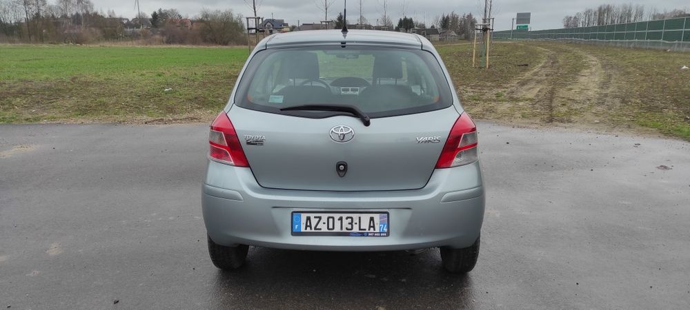 Toyot Yaris 1.0 2010r perfekcyjny stan