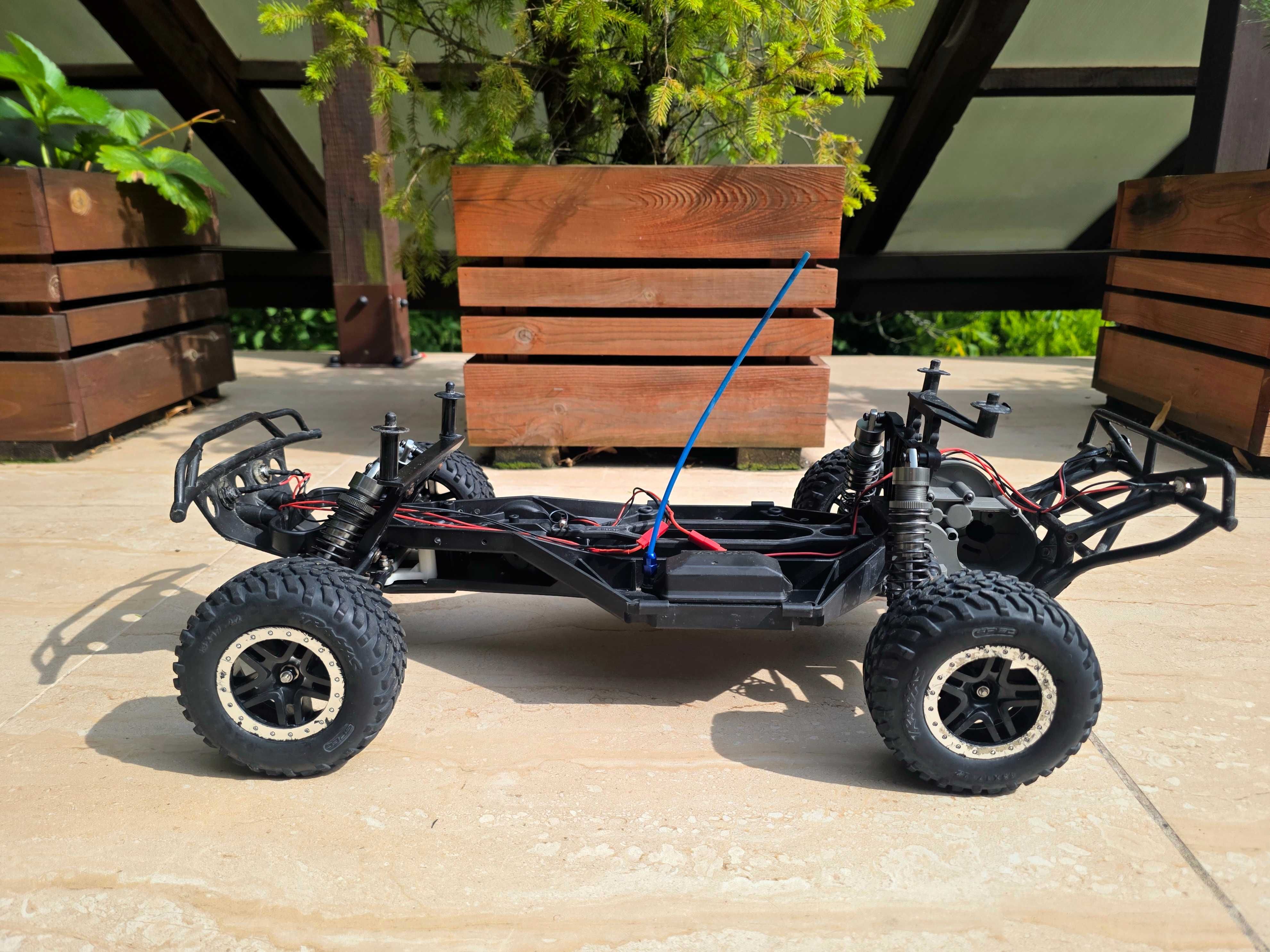 Traxxas Slash 2WD LCG podwozie modelu RC + oświetlenie