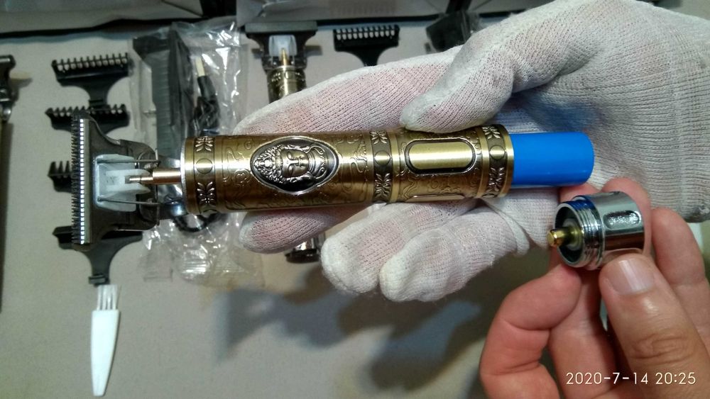 Машинка для стрижки волос, бороды (триммер)