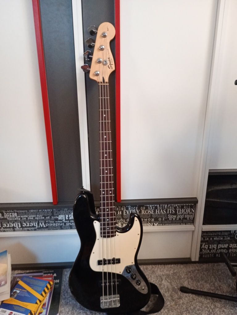 Gitara basowa Squier affinity jazz bass czarny