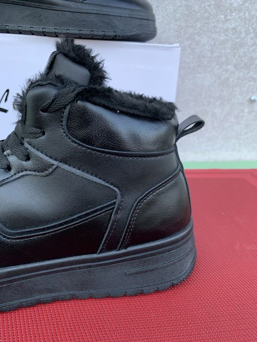 Кросівки зимові жіночі чорні р35.36.37.38.39.40