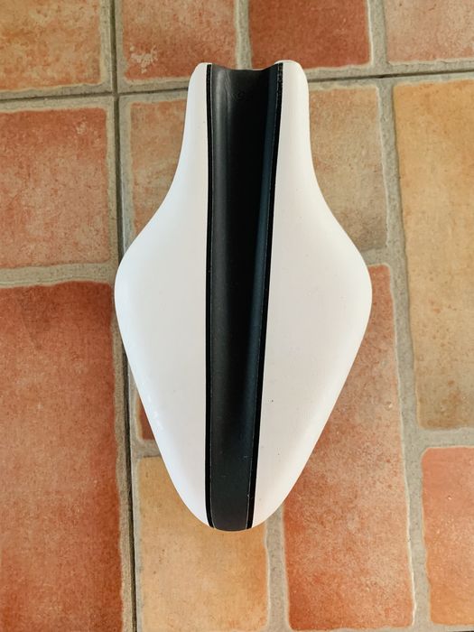 Selim fisik tritone como novo