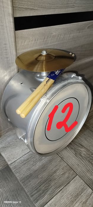 Барабаны Томы остались   походные