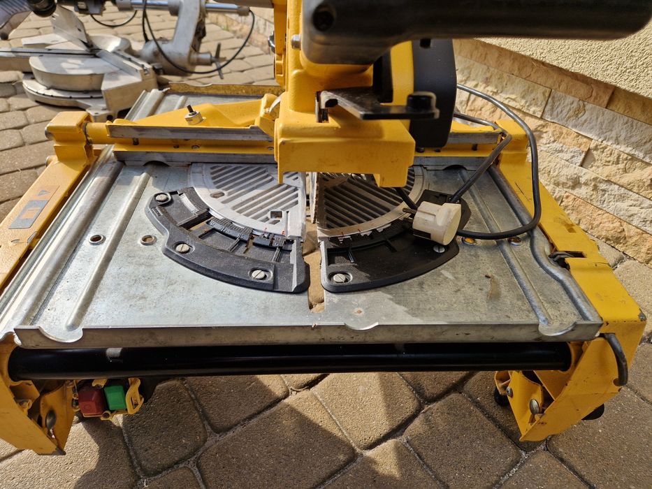 Piła Dewalt DW743 ,Elu