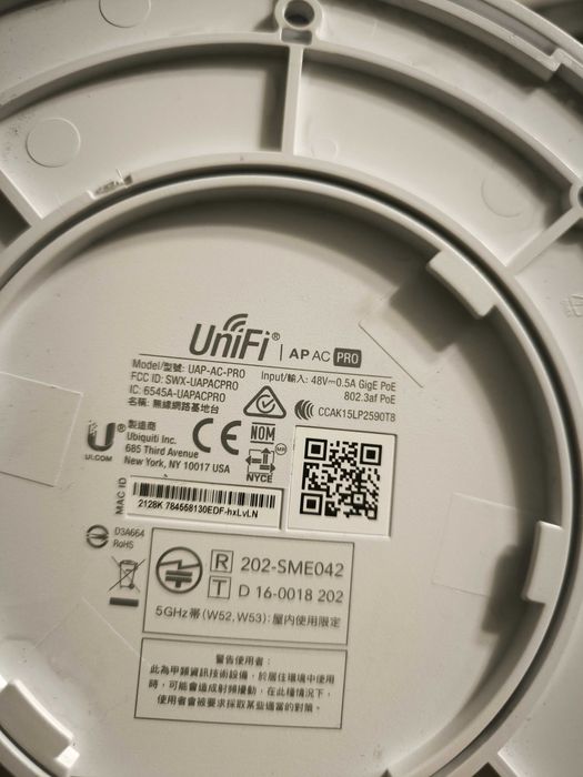 UniFi AP AC Pro .