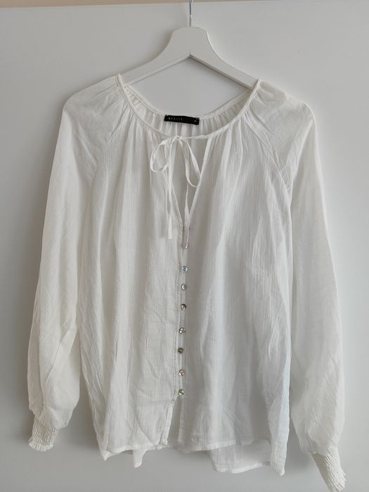 Biała elegancka zwiewna bluzka Mohito