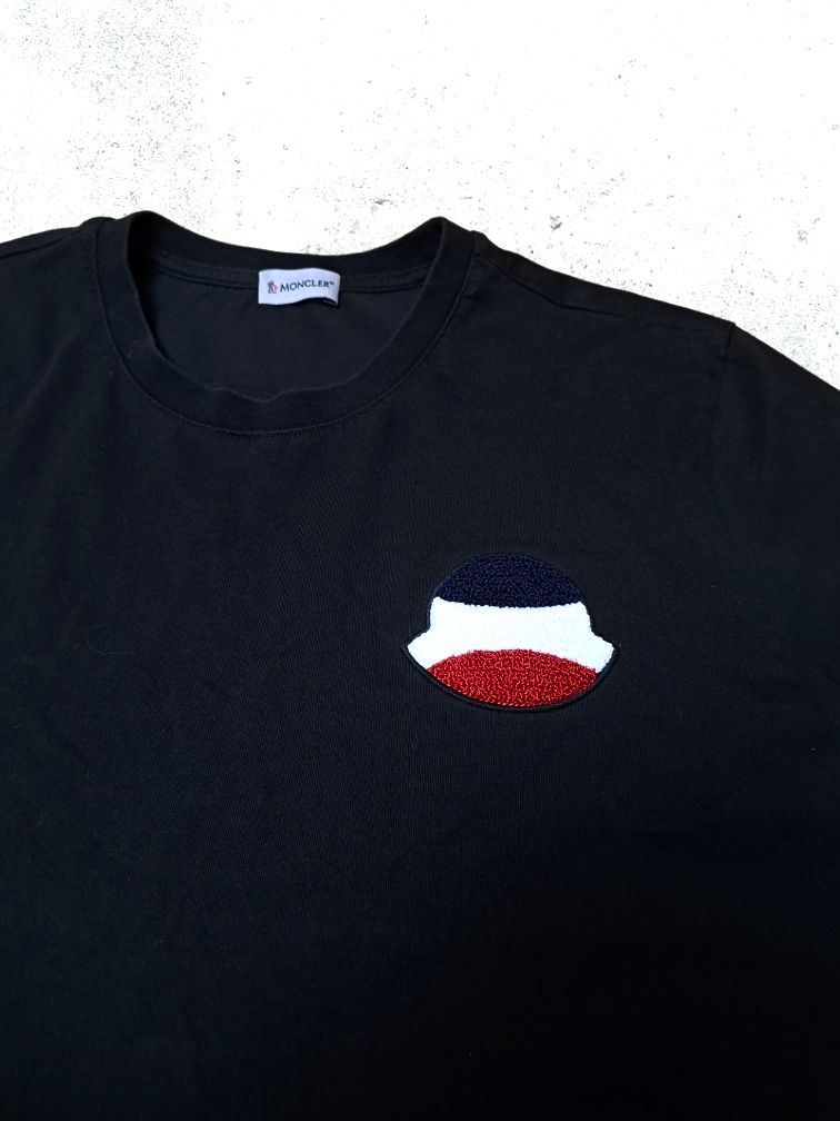 Koszulka Moncler, naszyte logo na przodzie, Gucci t-shirt Prada Asics