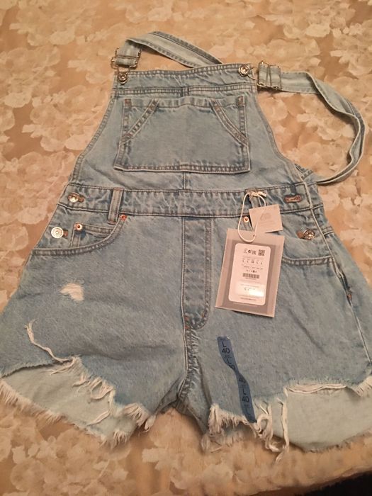 Jardineiras curtas de ganga