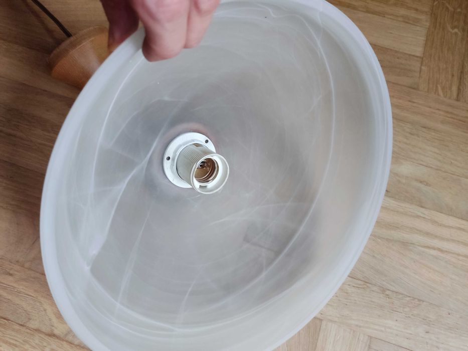 Lampa kuchenna lub salonowa