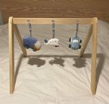 Stojak edukacyjny z zawieszkami - kids concept