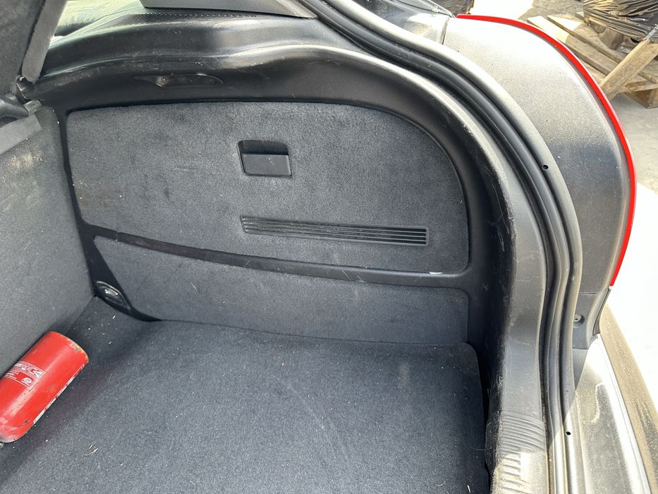 Tapicerka bagażnika Audi A3 8l 5 drzwi Boczki wykładzina komplet