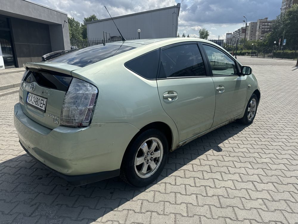 Продам Toyota Prius 2005 року