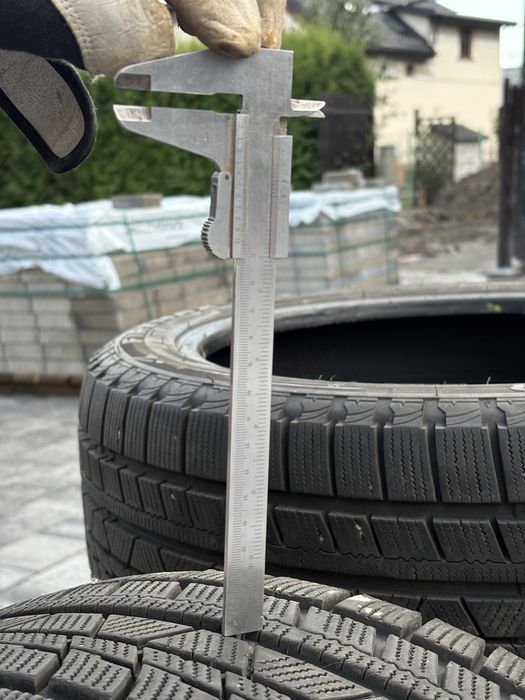 Opony zimowe FIREMAX 235/45 R18 - komplet (4szt)