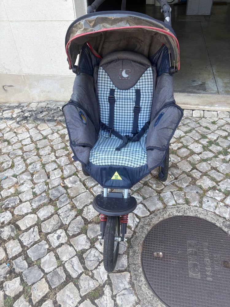 Carrinho bebe passeio