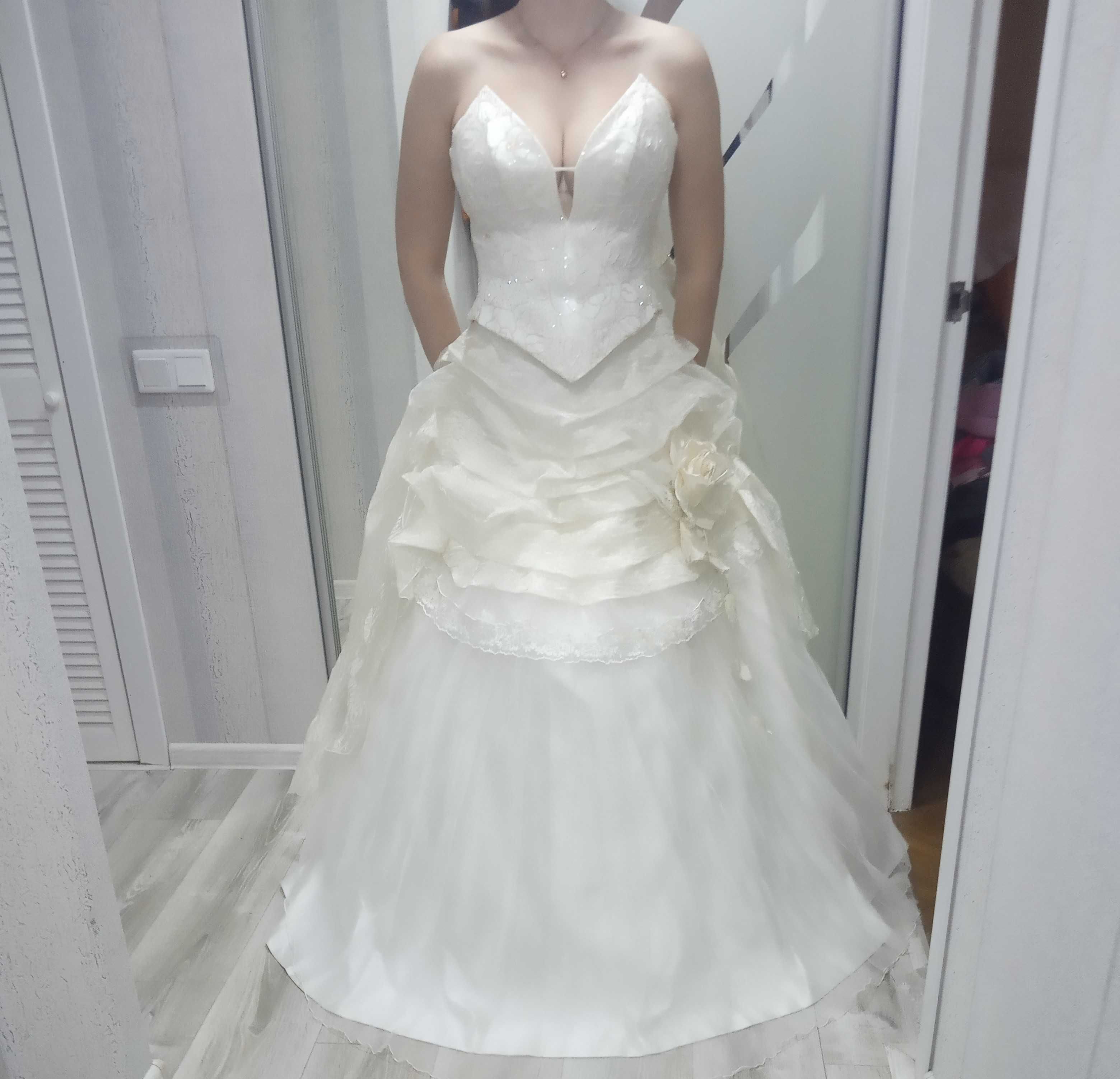 Весільна сукня Оксани Мухи
