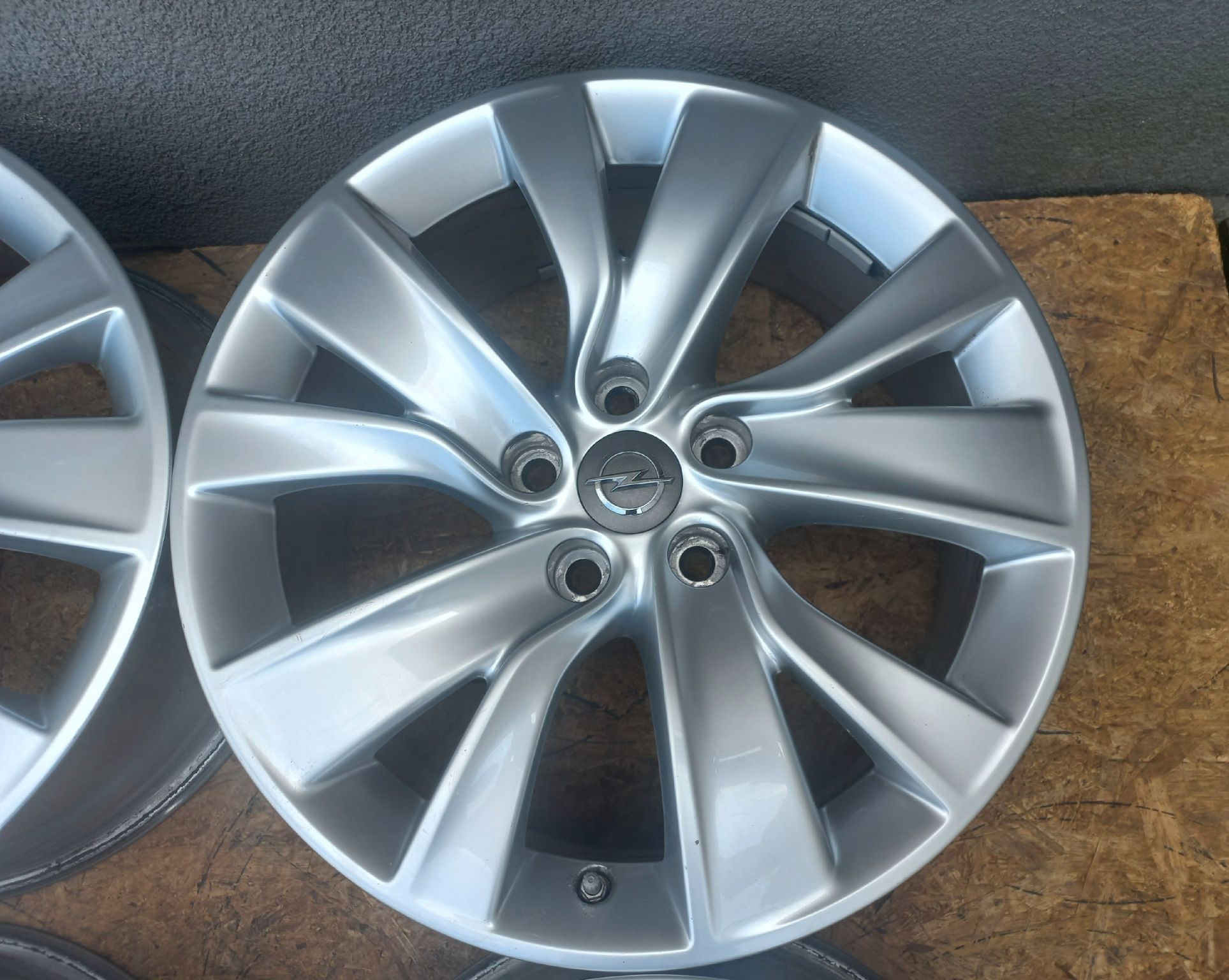 felgi 5x115 18 OPEL Astra J Zafira C Insygnia B CHEVRORET Cruz Orlando
