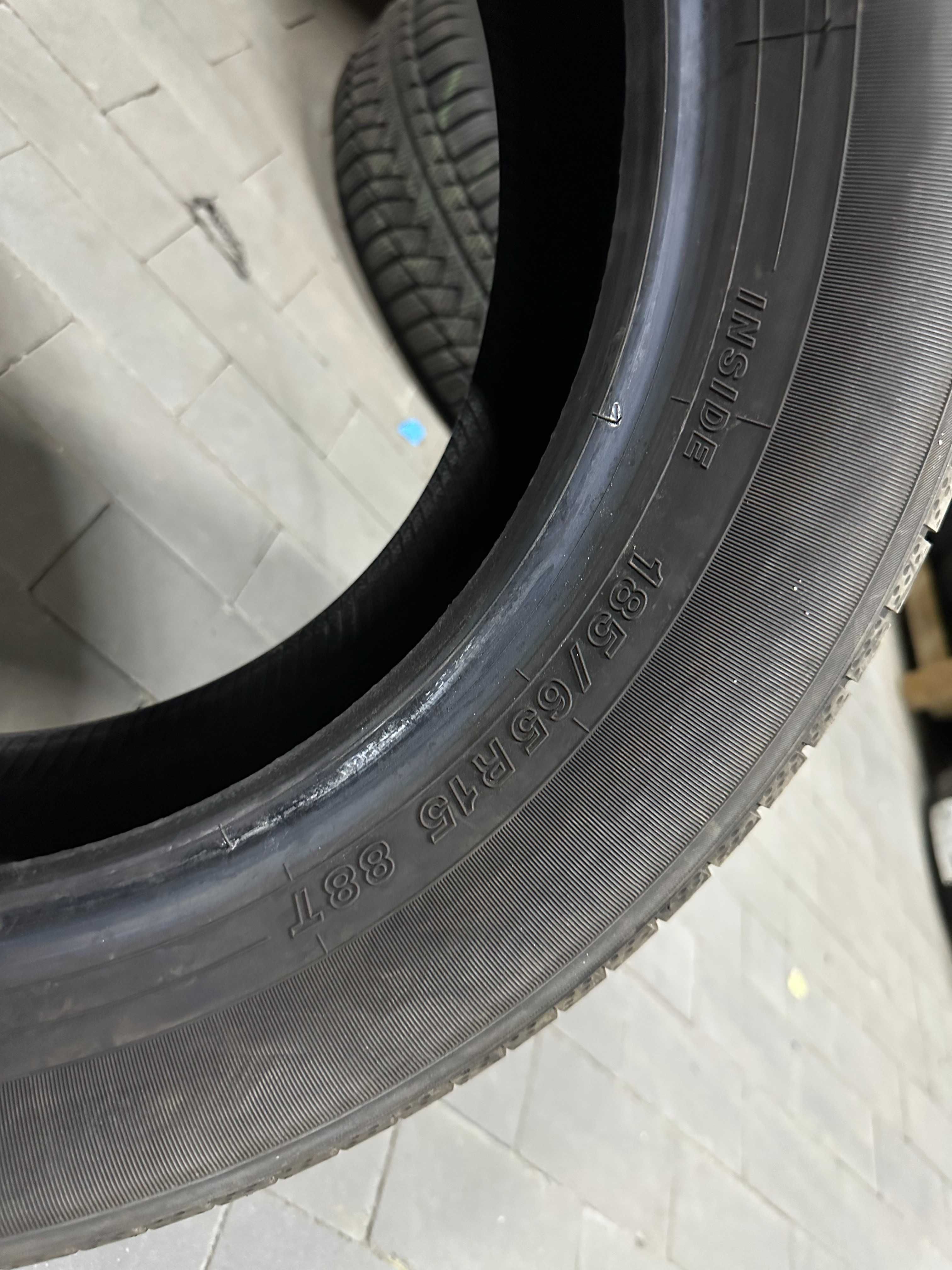 літні шини 185/65R15 YOKOHAMA BluEarth-GT 2023/2022