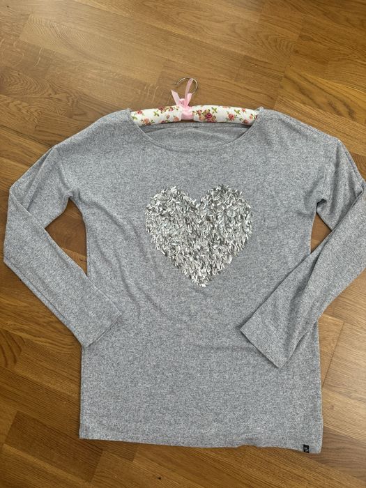 Ciepła bluzka longsleeve damski lekki sweterek z sercem w cekiny L