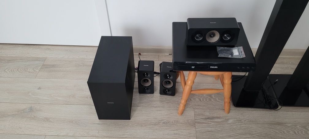 Kino domowe Philips HTD5540/12 uszkodzone