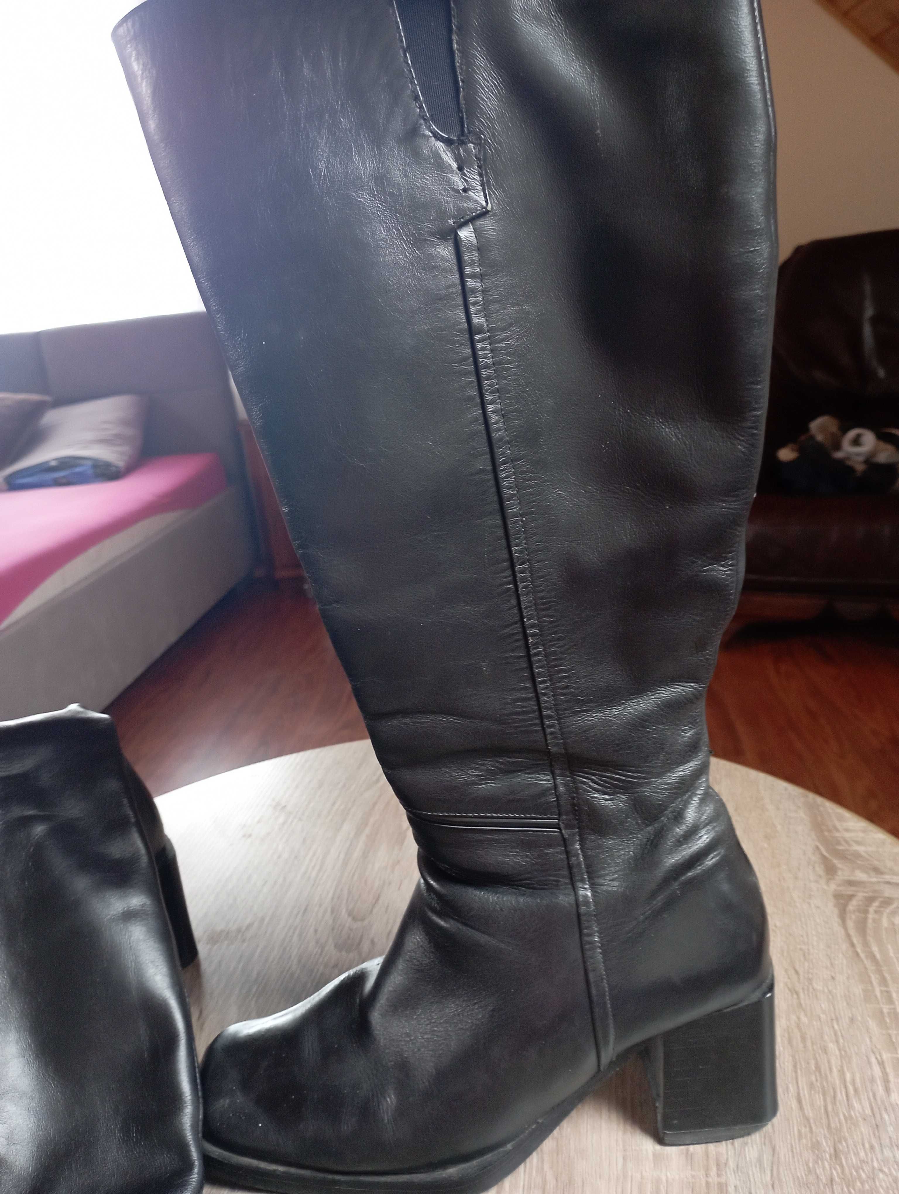 Buty na grubym obcasie styl gounge
