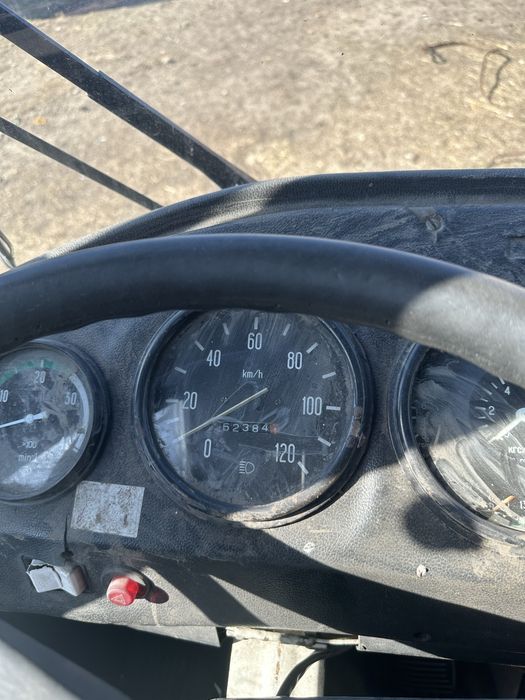 Продам двигун Д-245 с коробкой.