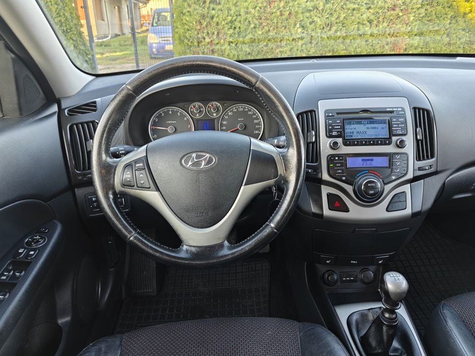 Hyundai i30*"*Kombi"*"1.6 Benzyna*"*W Dobrym Stanie*"*Klimatronik*"*