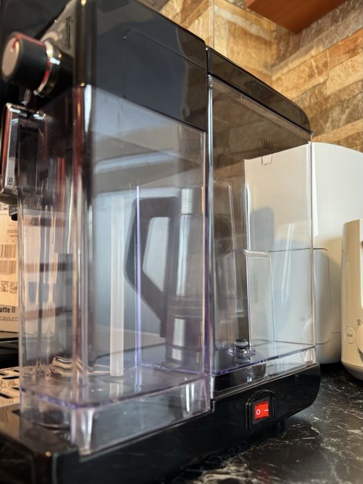 Ekspres Breville PrimaLatte II, Młynek żarnowy Aigostar Flavor