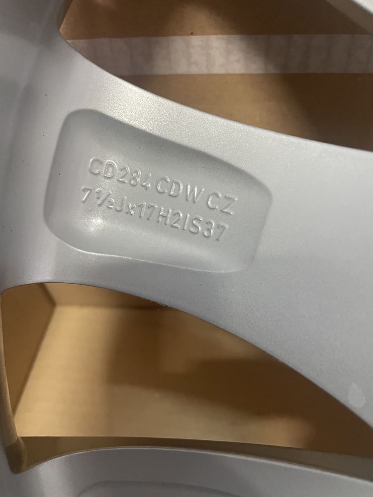 Felgi BMW E F F30 F31 3 4 GT 7,5x17 ET37 Adax Koźle