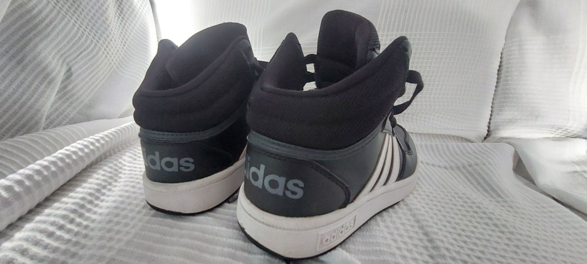 Adidasy,buty marki Adidas rozm.32, czarno-białe