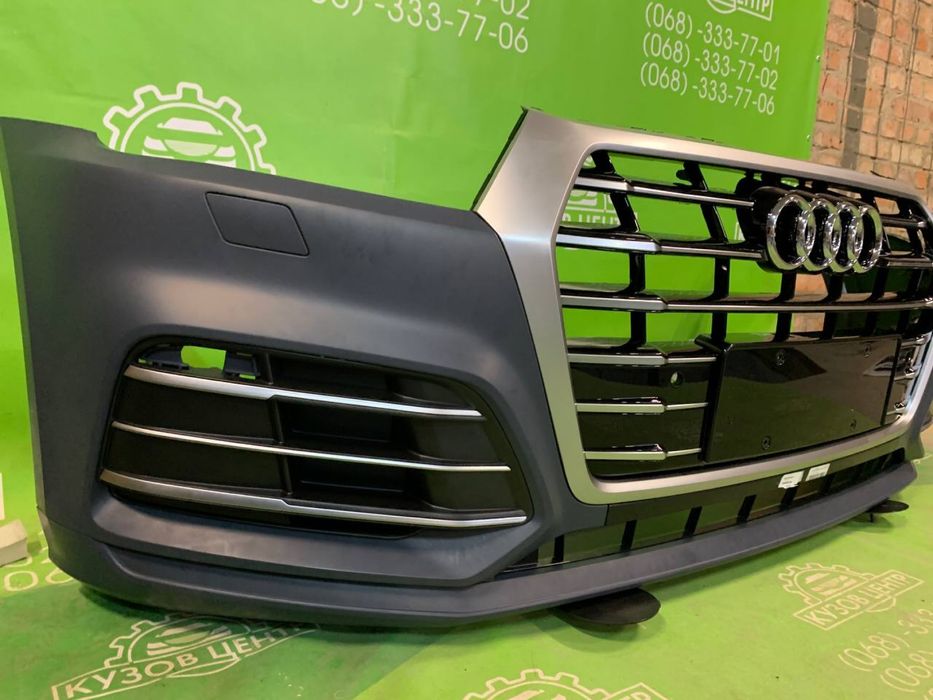 Комплект передній Audi Q5 2017 - 2020 бампер капот фара телевизор фары